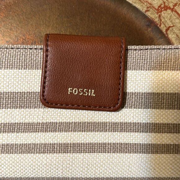 FOSSIL Madison Cognac Neutral Strip Wristlet Clutch Wallet - Picture 12 of 12